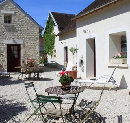 Chambres Et Table D'Hotes, Maisonnettes Individuelles Dans Propriete Privee Vézinnes Exteriér fotografie