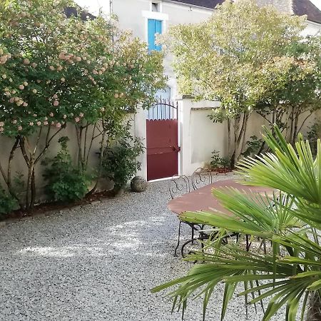 Chambres Et Table D'Hotes, Maisonnettes Individuelles Dans Propriete Privee Vézinnes Exteriér fotografie