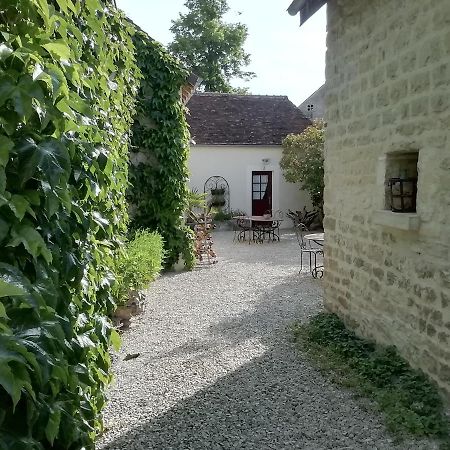 Chambres Et Table D'Hotes, Maisonnettes Individuelles Dans Propriete Privee Vézinnes Exteriér fotografie