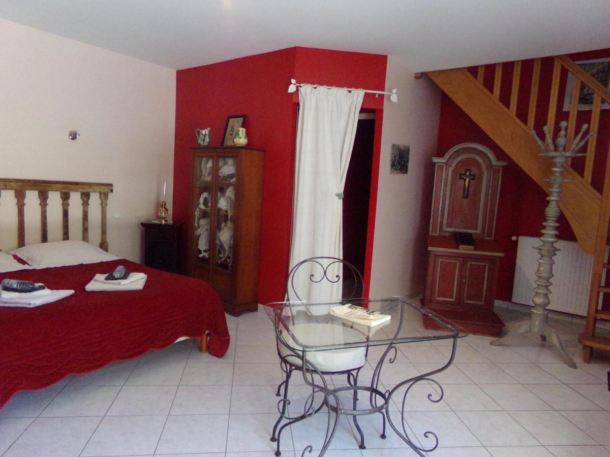 Chambres Et Table D'Hotes, Maisonnettes Individuelles Dans Propriete Privee Vézinnes Exteriér fotografie