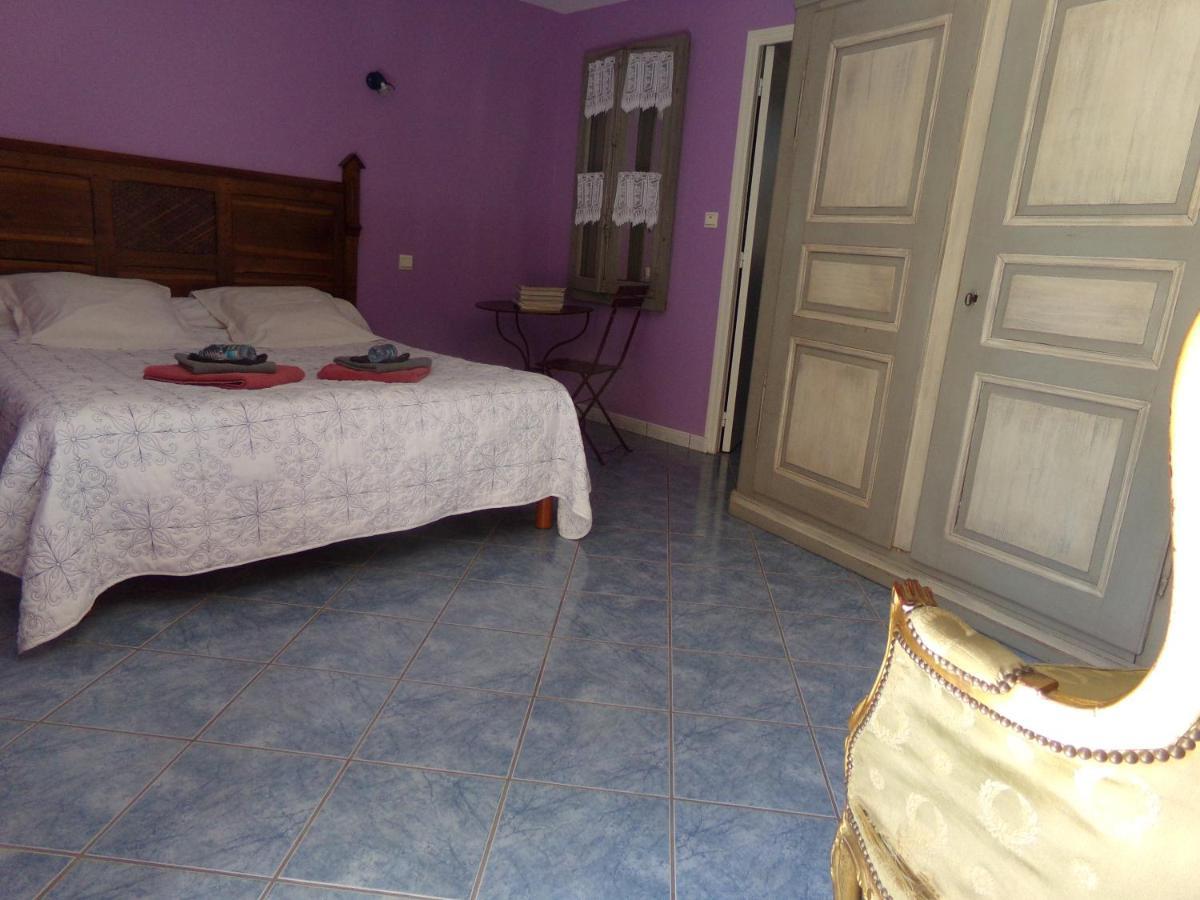 Chambres Et Table D'Hotes, Maisonnettes Individuelles Dans Propriete Privee Vézinnes Exteriér fotografie