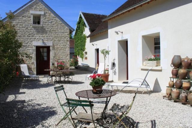 Chambres Et Table D'Hotes, Maisonnettes Individuelles Dans Propriete Privee Vézinnes Exteriér fotografie