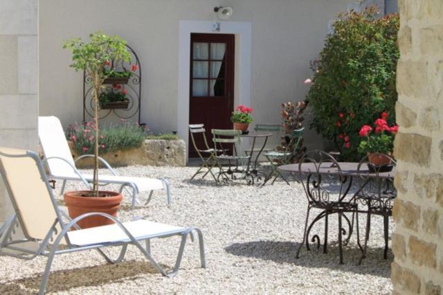 Chambres Et Table D'Hotes, Maisonnettes Individuelles Dans Propriete Privee Vézinnes Exteriér fotografie