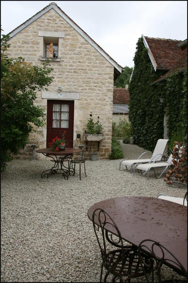 Chambres Et Table D'Hotes, Maisonnettes Individuelles Dans Propriete Privee Vézinnes Exteriér fotografie