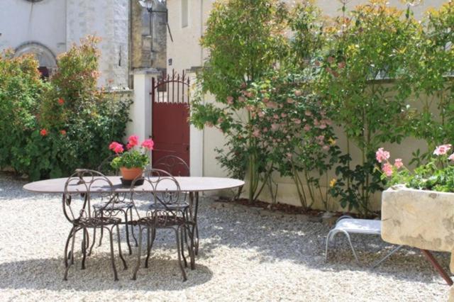 Chambres Et Table D'Hotes, Maisonnettes Individuelles Dans Propriete Privee Vézinnes Exteriér fotografie