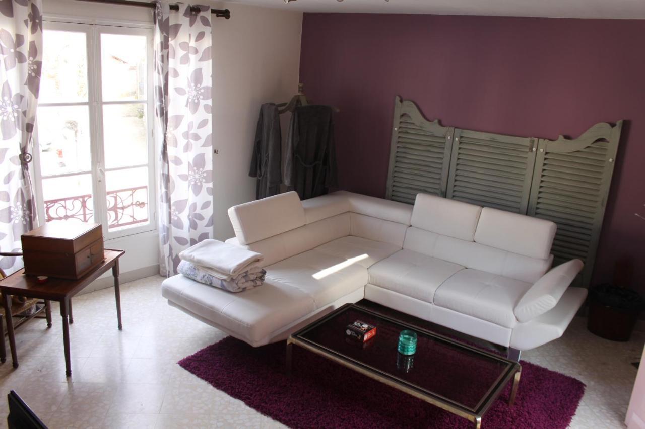 Chambres Et Table D'Hotes, Maisonnettes Individuelles Dans Propriete Privee Vézinnes Exteriér fotografie