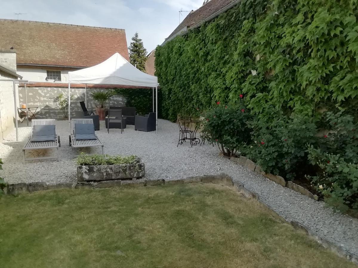 Chambres Et Table D'Hotes, Maisonnettes Individuelles Dans Propriete Privee Vézinnes Exteriér fotografie